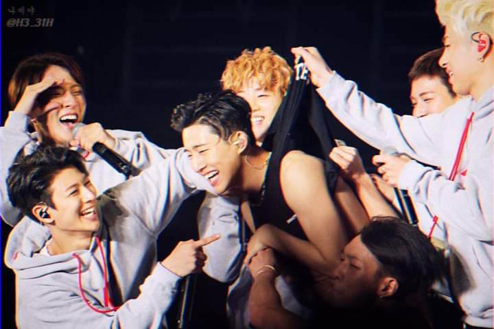 GreyPark2's tweet photo. he could have denied the whole thing but instead he apologized NOT because he did it, but because he was EMBARRASSSED for even considering it. that's the fucking kind of man kim hanbin is and i will stand by him until the end 😭
#HANBIN 
#HANBINDONTLEAVEiKON https://t.co/otb9UMHc4s