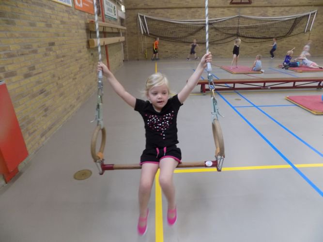 PCBSDeHoekstee's tweet photo. Vanmorgen hebben o.a. de kleuters weer gymles gehad van meester Kenny. Bekijk alle op https://t.co/KRTXECRGDl
#Beerzerveld #Ommen https://t.co/IlLT3Q7ESU