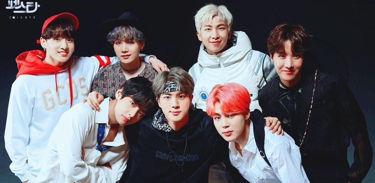 Huyenluu7's tweet photo. Happy happy..... V-Army love you💜💜💜💜💜🇻🇳🇻🇳🇻🇳🇻🇳🇻🇳🇻🇳
#6YearsWithOurHomeBTS #6YearsWithOurHomeBTS  
@BTS_twt https://t.co/oKyLmVE6VV