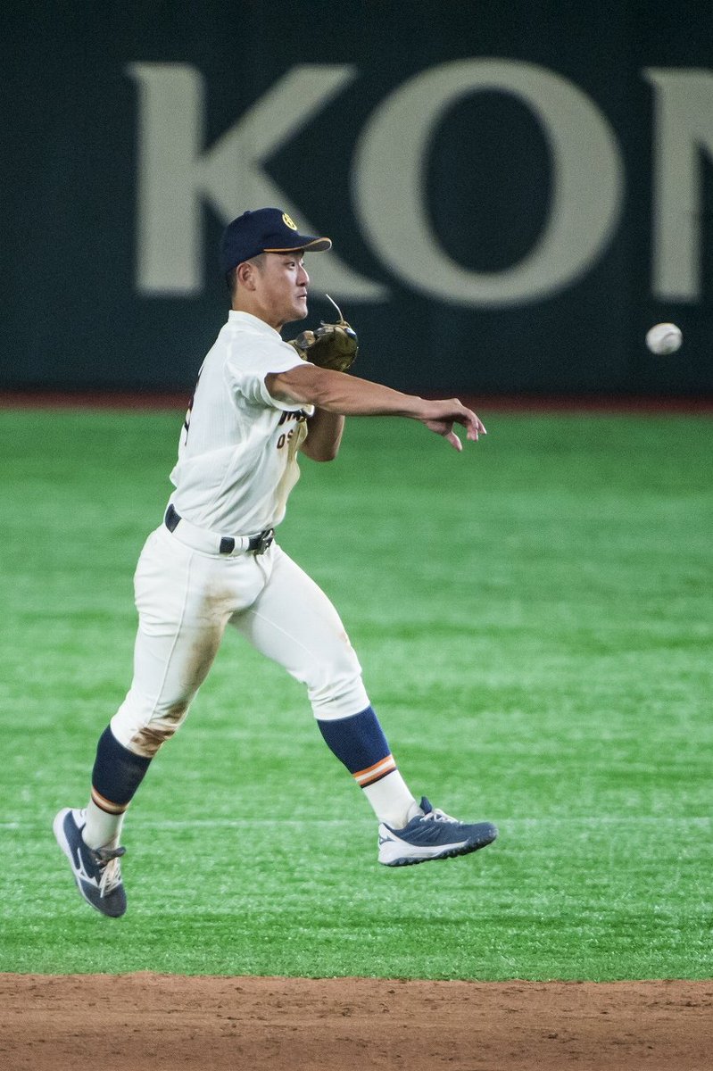 merisotilas's tweet photo. 大学選手権より。大阪商業大の二遊間。セカンド川中くんとショート工（たくみ）くん。仲良しなのが伝わってきた。いいコンビだなー😊 https://t.co/sgkzW2j6AF