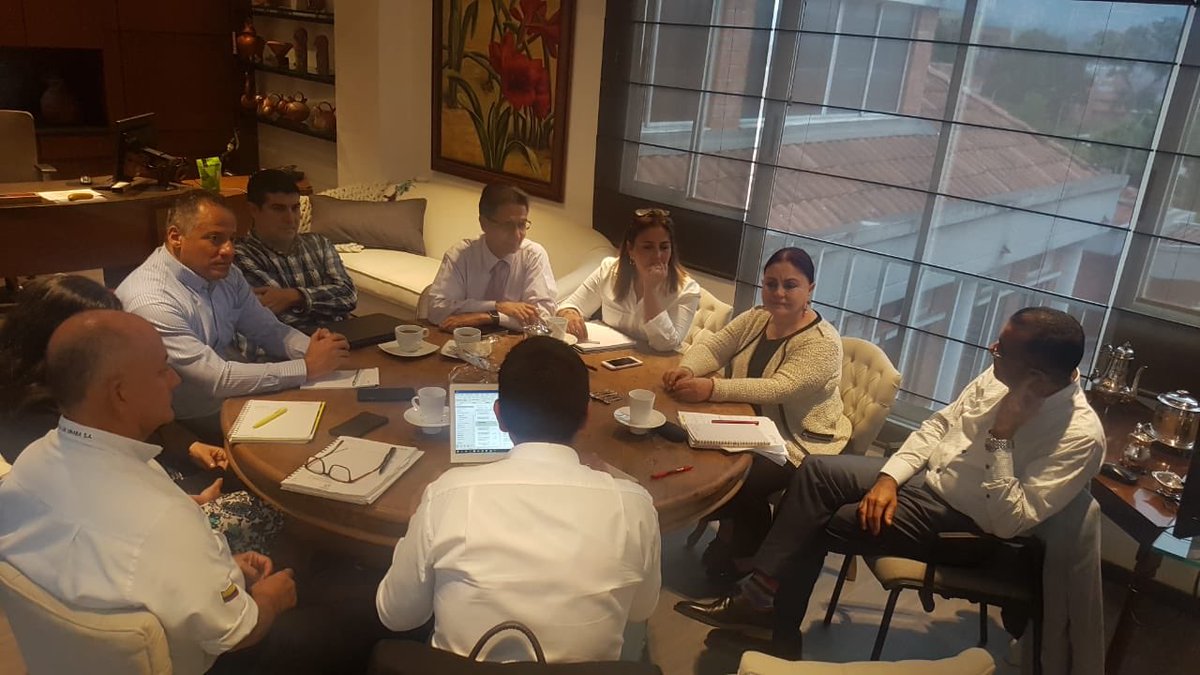 LuisEBlancoC's tweet photo. Cierre de asesoría sarlaft en Bananeras de Uraba en Medellín ⁦@AnaldexColombia⁩ ⁦@Analdexantioqui⁩ ⁦@javierDiazMo⁩ ⁦@DRengifog⁩ https://t.co/q7zMfmyILp