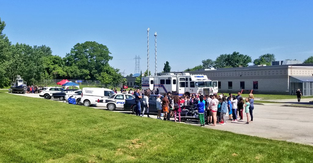 WindsorPolice's tweet photo. Another #VIPDemoDay today under way! Grade 6 students get to experience 6 different stations, which include; K-9 Unit demo 🐕, The Mobile Command Bus, ESU presentation and repel demo, Expolsive Disposal Unit demo🧨, Firearms Range visit, and Marine Unit presentation🚤. https://t.co/nRmrdV02rZ
