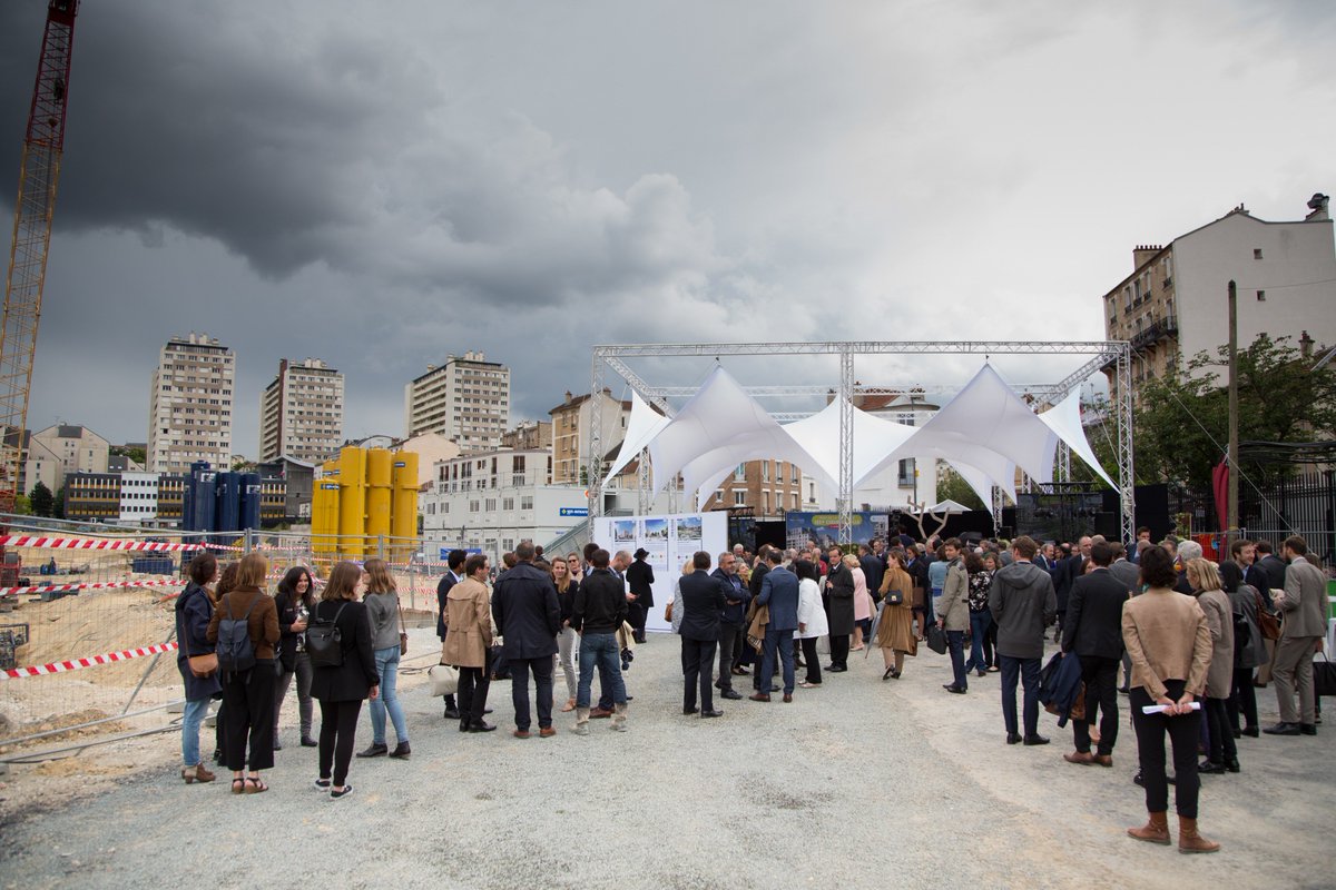 altarea_groupe's tweet photo. ISSY CŒUR DE VILLE | Retour en images sur la pose de la #premièrepierre du projet mixte #IssyCœurdeVille, qui sera un éco-quartier favorisant le bien-être des habitants et la #nature en ville.
@ASantini_UDI @Issylesmoul https://t.co/UWwsVCnqc7