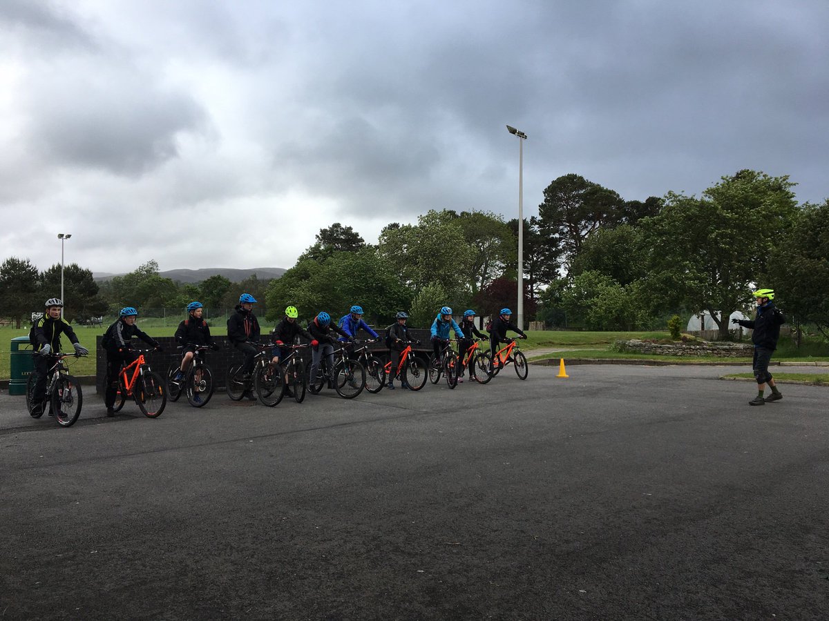 BAM_SCO's tweet image. Great day developing our mountain biking skills with slow races and balance battles before heading along General Wade’s road exploring bothies and bridges @KingussieHigh #mountainbiking #adventure #localspots