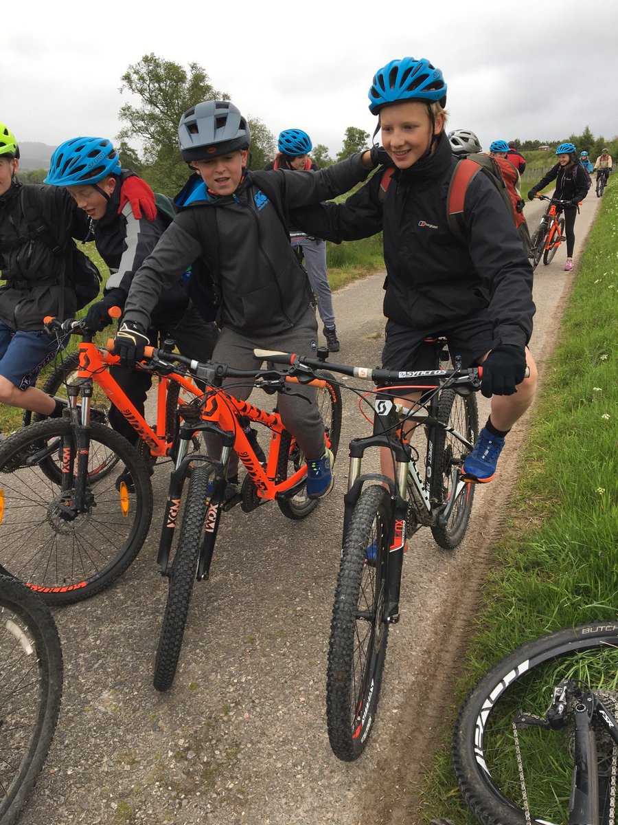BAM_SCO's tweet image. Great day developing our mountain biking skills with slow races and balance battles before heading along General Wade’s road exploring bothies and bridges @KingussieHigh #mountainbiking #adventure #localspots
