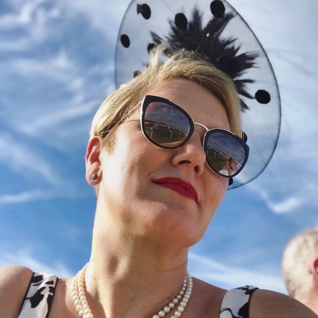XTerrace's tweet photo. Our customer #KirstenWalker looks fantastic in this hat from #hatmosphere at #EpsonDerby🥰 We have 350+ unique and #affordablehats unavailable in #Fenwick or #Harrods 🤩
📆1st June - 7th July
Mon-Fri 11am-7.30pm
Sat-Sun 10am-6pm
📍#OldBromptonGallery
#hatslover #ascothats https://t.co/OsAitW9Ffb