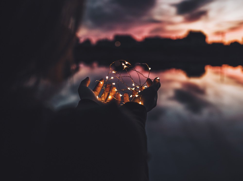 decoratualma's tweet photo. 💡 ¿Que levante la mano quien quiera ahorrar en su #factura de la #luz?  🖐

Sanea tu #economía doméstica 🏡, echa un vistazo a los 5 trucos que te contamos en el blog y empieza a gastar menos 👉 https://t.co/cswDV4Wl7o

#gasto #consejos #trucos #hogar https://t.co/TLn0LEgAiN