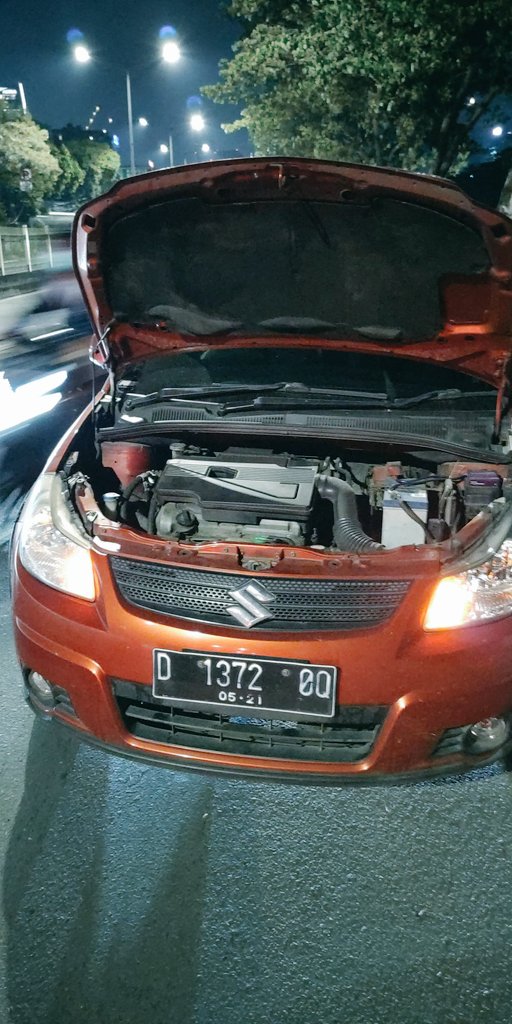 regiiadwi's tweet photo. badan tegang pala cenut cenut, ternyata pertanda doi minta jajan di ibu kota. https://t.co/LkcA3Qumox