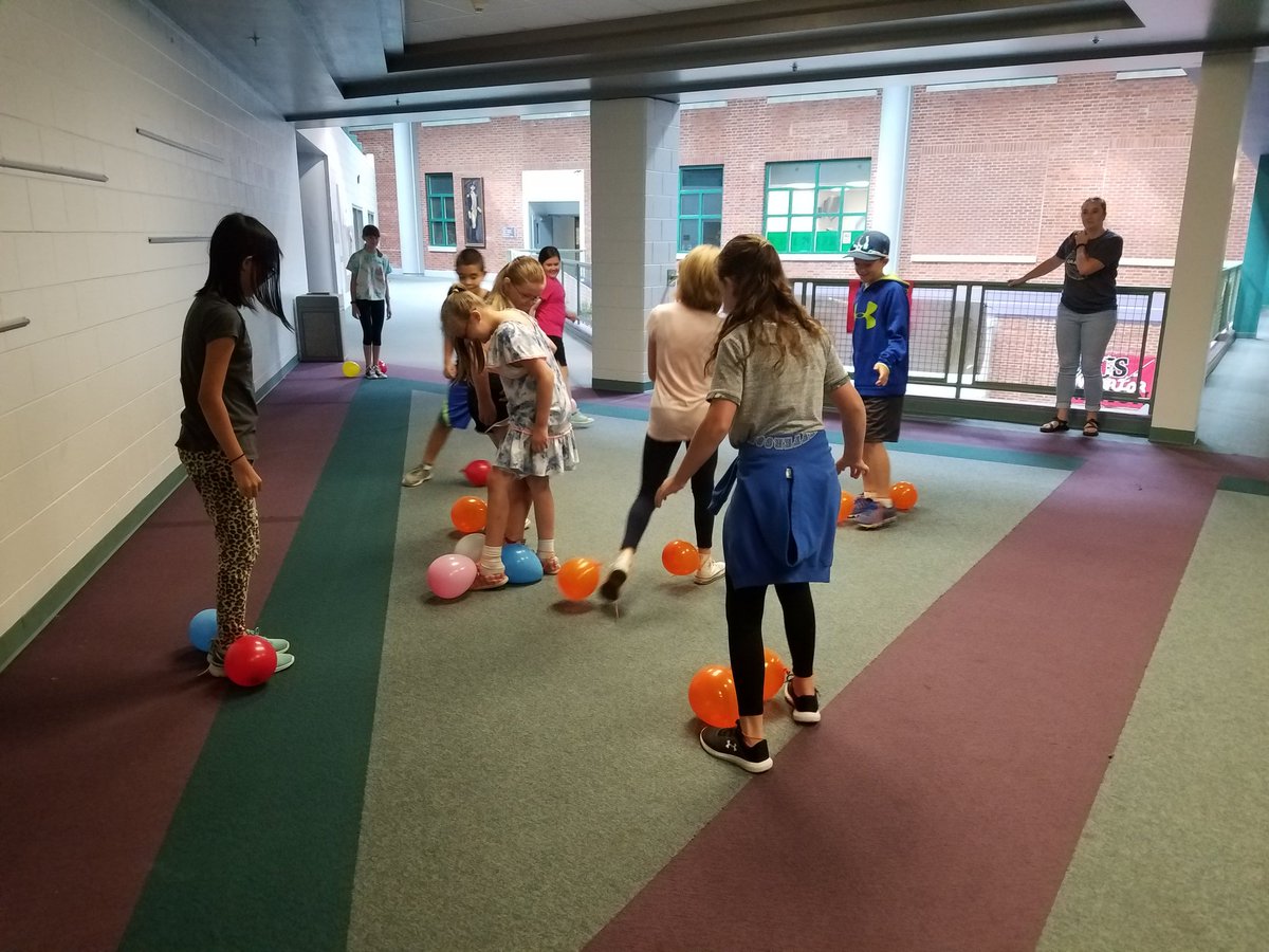 KCS_STREAMCamp's tweet photo. Day 3 is packing in fun and projects for all to enjoy! @KCS_STREAM @KCS_District https://t.co/EfCgQ43VdH
