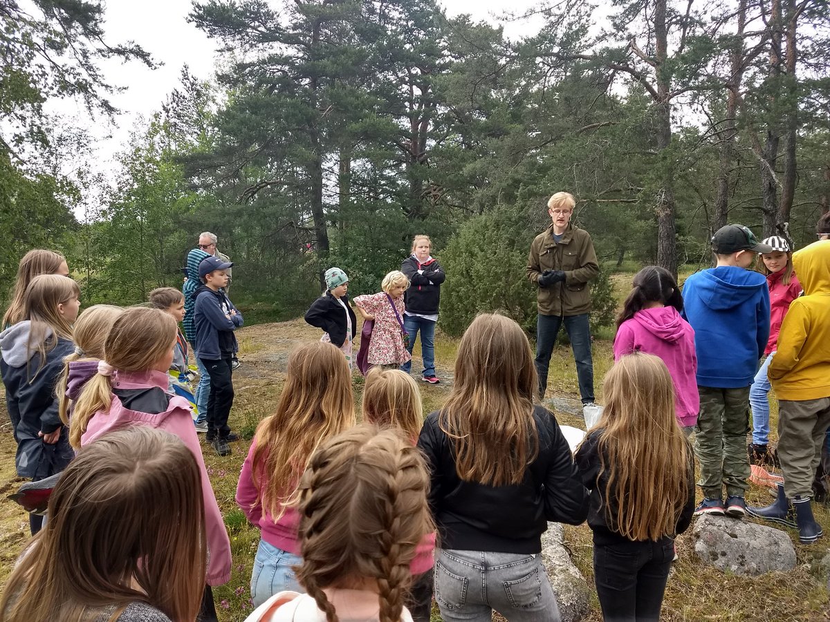 Idag startade vår biologikollo!  Massor med barn som vill lära sig mer om biologi. Vilken start på sommarlovet! #Naturvetenskap #Biologi
