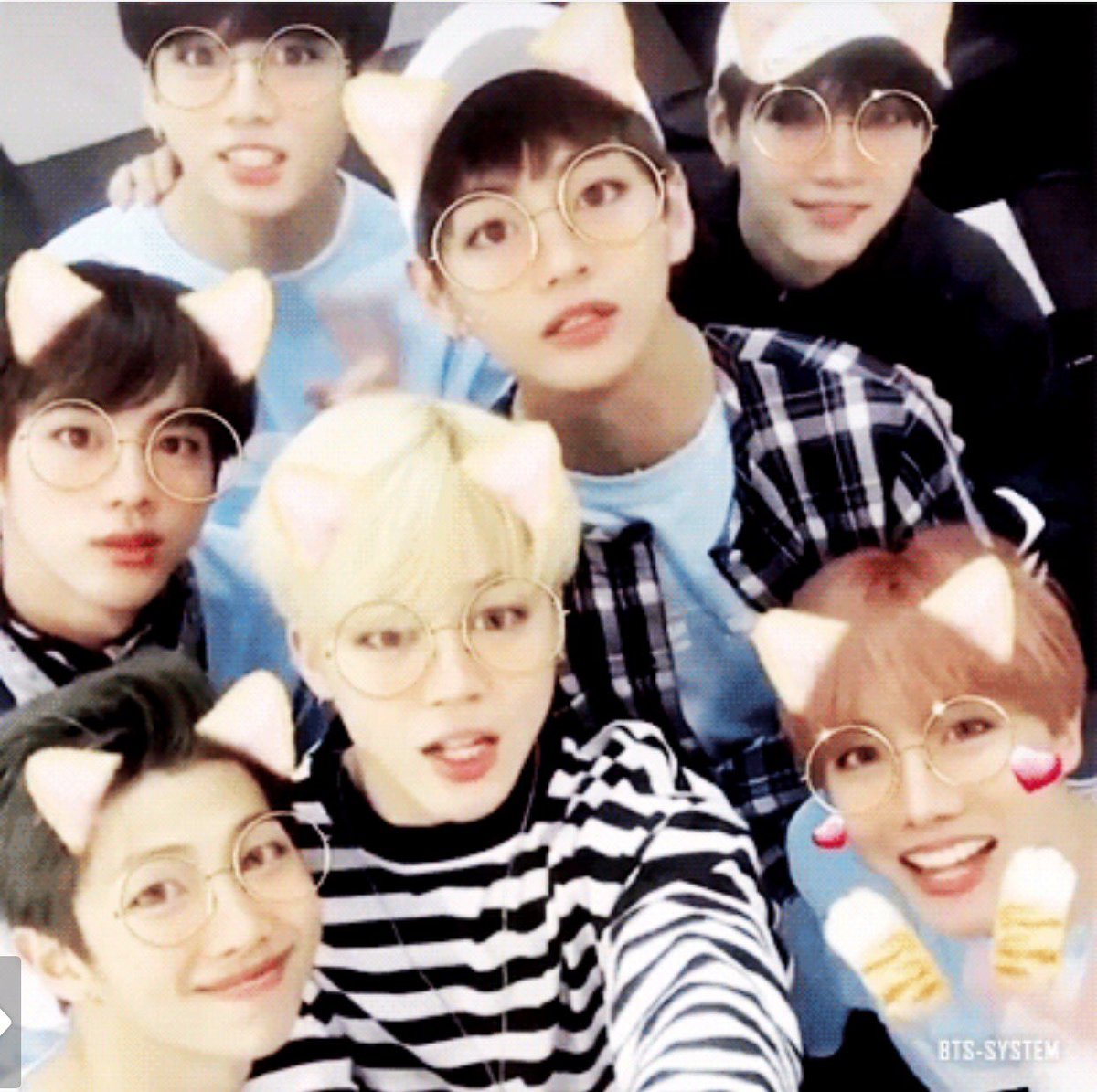 _Nini1310's tweet photo. Déjà 6 ans de carrière, c’est énorme, félicitations aux garçons qui ont travaillé dur pour atteindre les sommets aujourd’hui 💜 #6AnsAvecBTS #6YearsWithOurHomeBTS https://t.co/X038FswJCe
