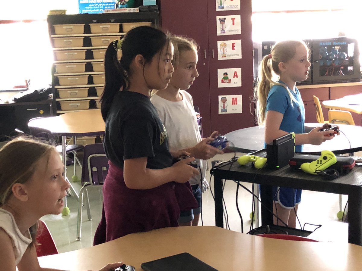 Fifth Grade Game Day was a huge success!  Thank you to @CoachCusterGV for the video game set up!