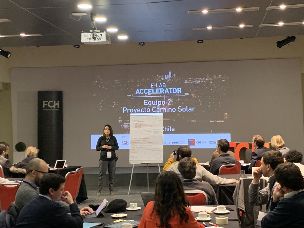 Caro_cuevasg's tweet photo. Tercer pitch en #eLabChile “Proyecto camino solar” @iepchile @MinEnergia @ideausach https://t.co/Fh9r1KdyEz