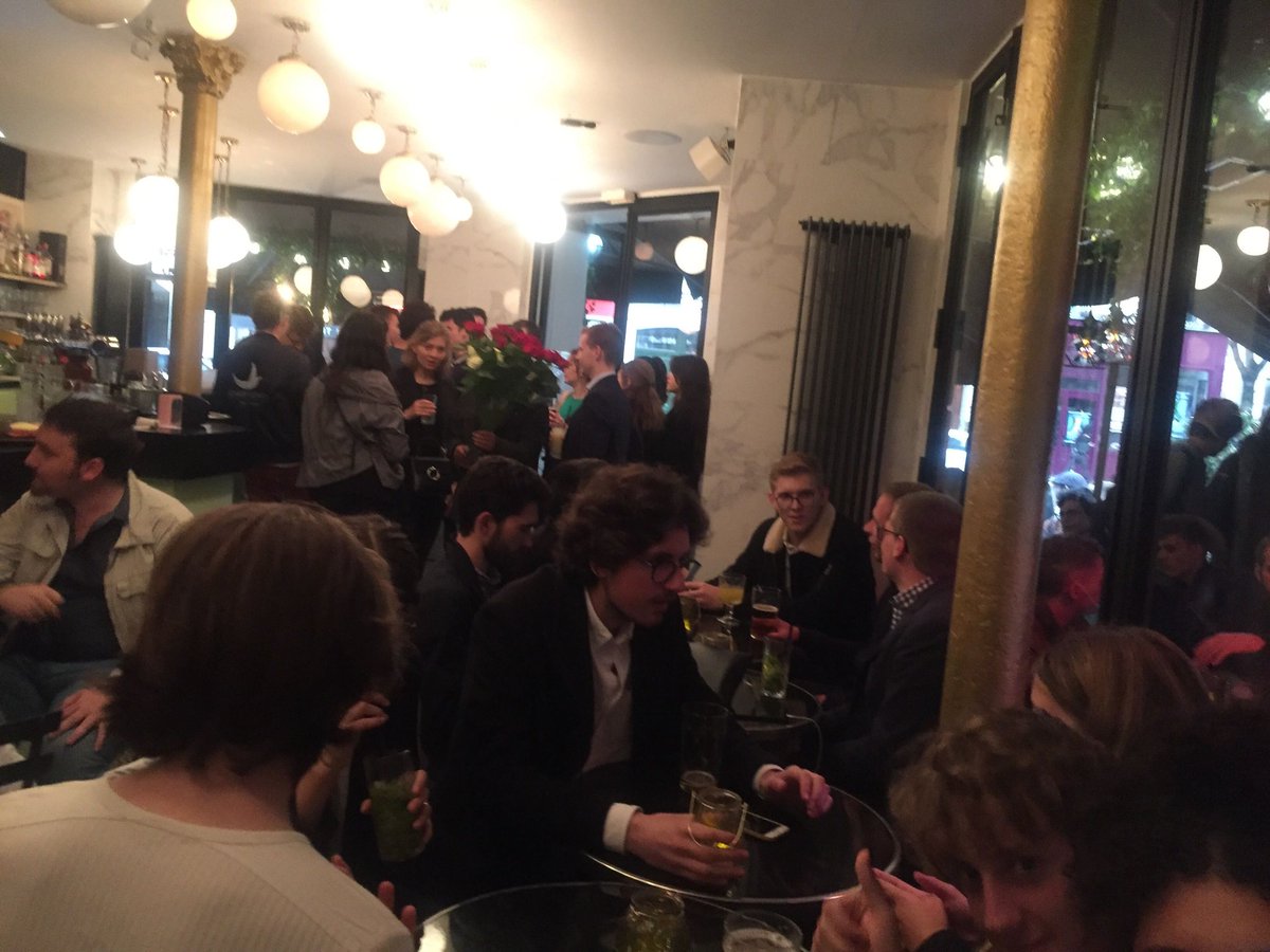 Ce soir, <a href="/JuniorsIDF/">JIDF</a> s'est rassemblé lors d'un teambuilding organisé au <a href="/CentrePompidou/">Centre Pompidou</a>, suivi d'un temps d'échange autour d'un verre. Un grand merci à <a href="/JuniorEDL/">EDL Junior Conseil</a> et <a href="/impact_icam_ps/">Impact Icam Paris-Sénart</a> pour cette soirée qui rapproche toujours plus les Juniors d'Île-de-France !

#WeAreJE #50ansJE