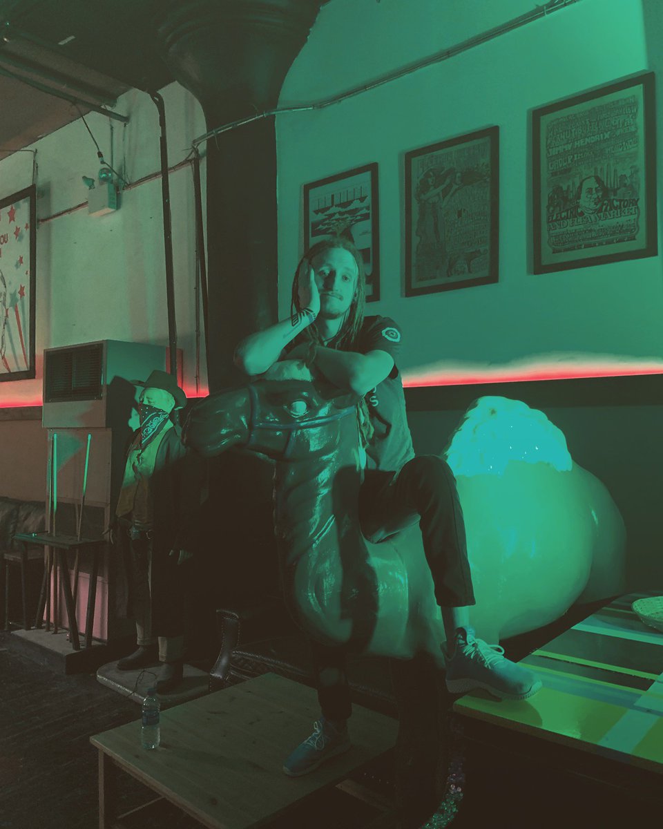 GravitasCreate's tweet image. ⭐️ LIVESTREAM with @Psymbionic &amp;amp; @JesseBrede, founder of @GravitasMusic &amp;amp; @GravitasCreate, is tomorrow on #Facebook!
June 13th @ 8PM CST ➤ bit.ly/CreateLIVE-0613

#Psymbionic #Livestream #CarbonBasedLifeform