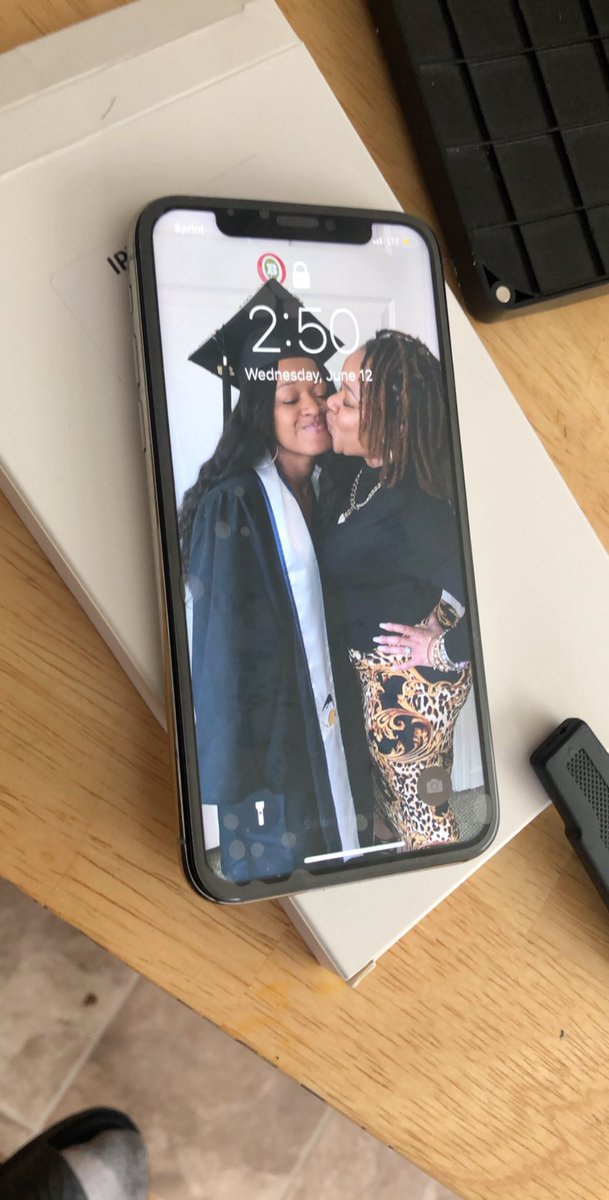 BYRDElectronics's tweet photo. Thank you @___Lexxx for stopping by and getting your iPhone X screen repaired. Come get your electronics fixed today!
#egsc
#southernnotstate
#gasouthern
#hailsouthern
#gs https://t.co/Au7SWvNCSI