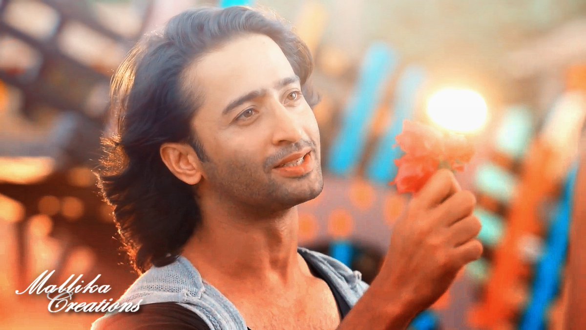 "Jaanta hoon kaanton bharey raaste bhi aayenge. Magar dosti ki hai humne... Hum dosti nibhayenge."He knows there are so many obstacles they need to overcome, so many battles they need to fight but this friendship, this LOVE is precious to him and + #YehRishteyHainPyaarKe