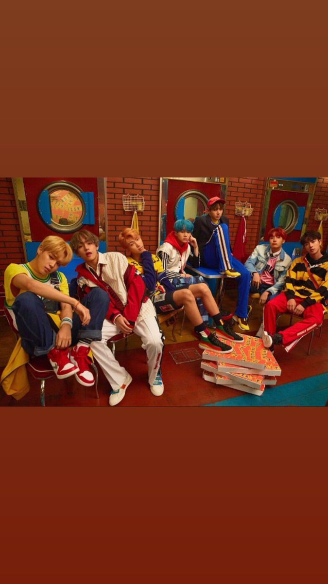 Pixxldreams's tweet photo. #BTS6thAnniversary BTS has changed my life and now I love myself for who I am. I thank BTS for changing my life and being an ARMY for 4 years has been a journey. If it weren’t for us they wouldn’t be BTS now. I’m proud of them for making this far and we all should love BTS. https://t.co/Yj2vi1xXkD