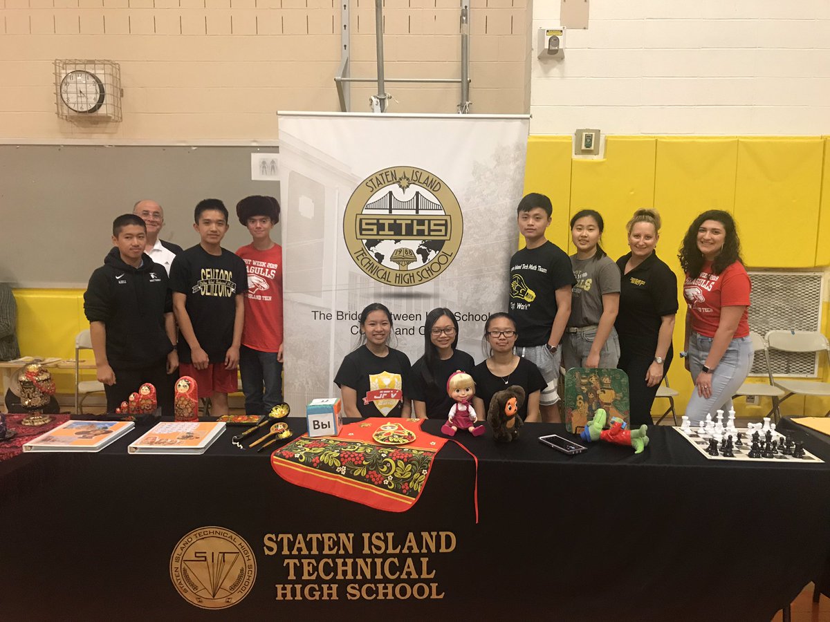 NYCCTE's tweet image. DYK @SITech_HS has an incredible @NYCCTE engineering program? Come stop by our tables #familyworkshop #cteproud #highschoolenrollment #SunsetParkHighSchool