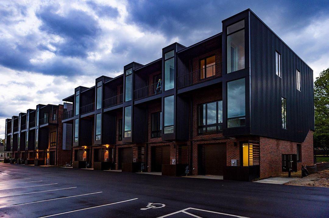 wareattransfer's tweet photo. Stunning view of The Ware's backside captured after a summer storm. Call the Ware home and Live the City. #LiveTheCity #TheWare

📷: @bryanregan https://t.co/vP4qWWYbax