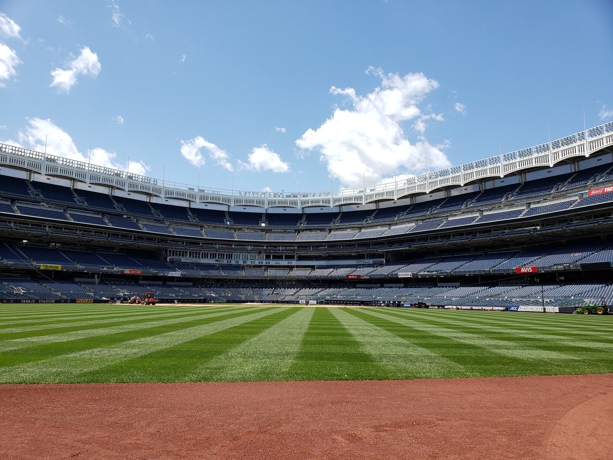 HuntAuctions's tweet photo. Tune in to @NBCNightlyNews tonight at 6:30ET for a very special feature at @YankeeStadium with Babe Ruth's grandchildren. Items from the Ruth collection will be highlighted along with unique stories about @Yankees legend The Bambino. #SultanofSwat #HouseThatRuthBuilt https://t.co/9ZZtcjMWnI