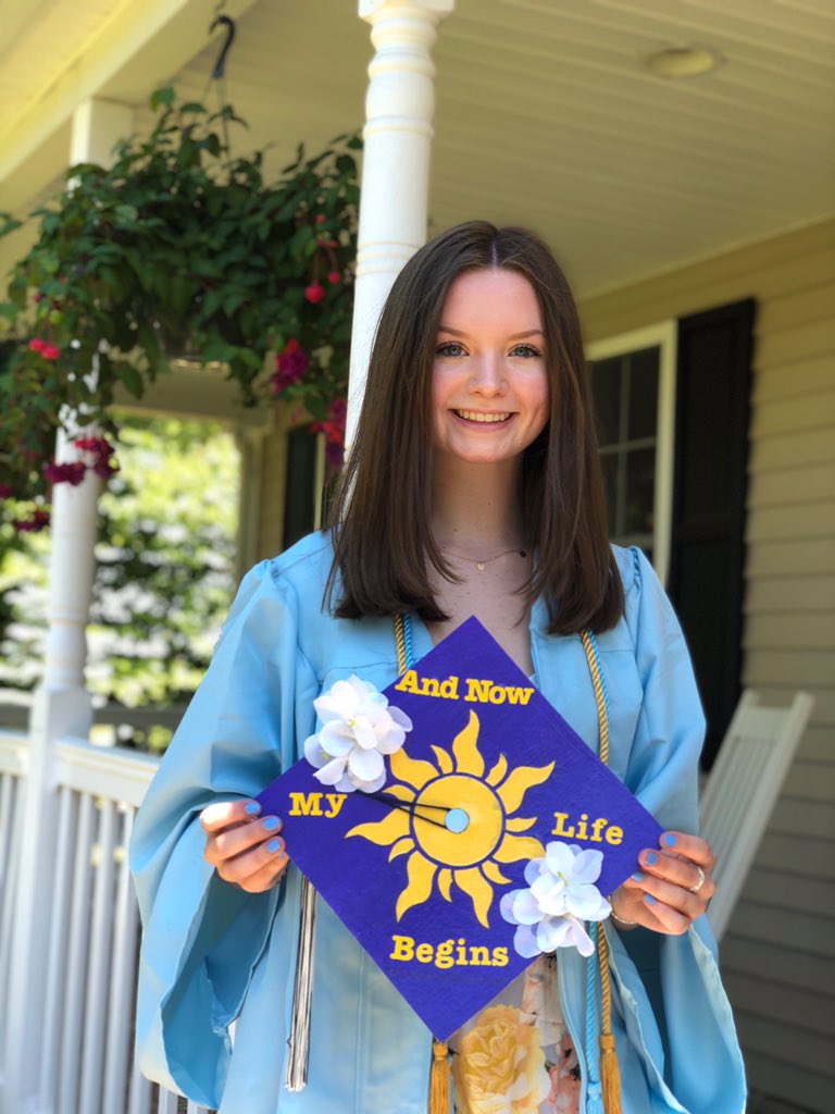 ScottMcElfresh1's tweet photo. Great week for my middle daughter Amanda- turning 18 and graduating high school today - very proud! (And the creator of #CVSelfie) https://t.co/nqjXd4gISr