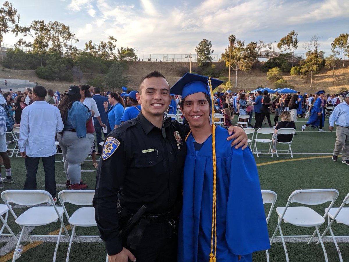 I am so proud of our police officers. The relationships they are building with staff, students and community, continue to highlight their commitment to the district and our profession. @sdschools @SDSchoolPolice @SDSPOA #bettersd #protectingourfuture #guardians