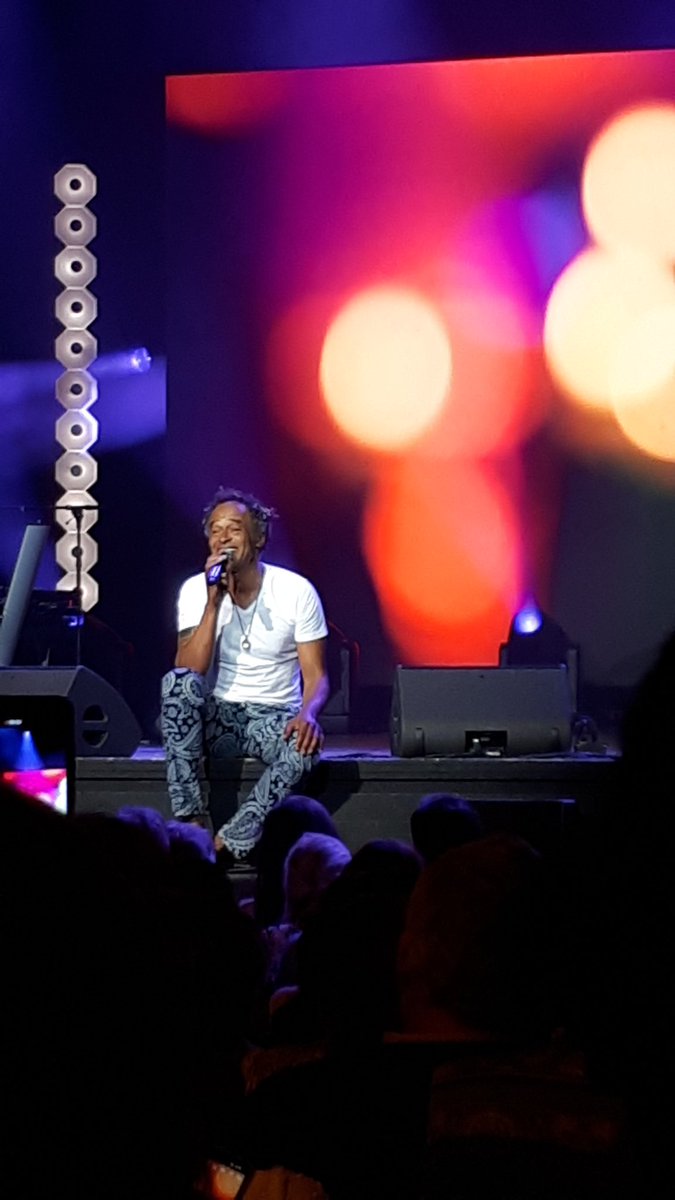 Fond_Deniker's tweet photo. En direct du #psychodon2019 avec le parrain de la soirée, Yannick Noah https://t.co/eqTPEejaLi