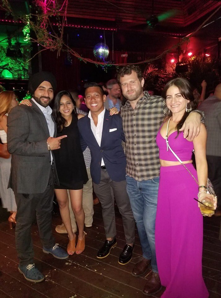 Jacobi_EM's tweet photo. #jacobimade #legendsofjacobi #bloodsweatandtears #graduation #emergencymedicine #boogiedown #bronxem #CODEPANDA https://t.co/UN7R387JWs