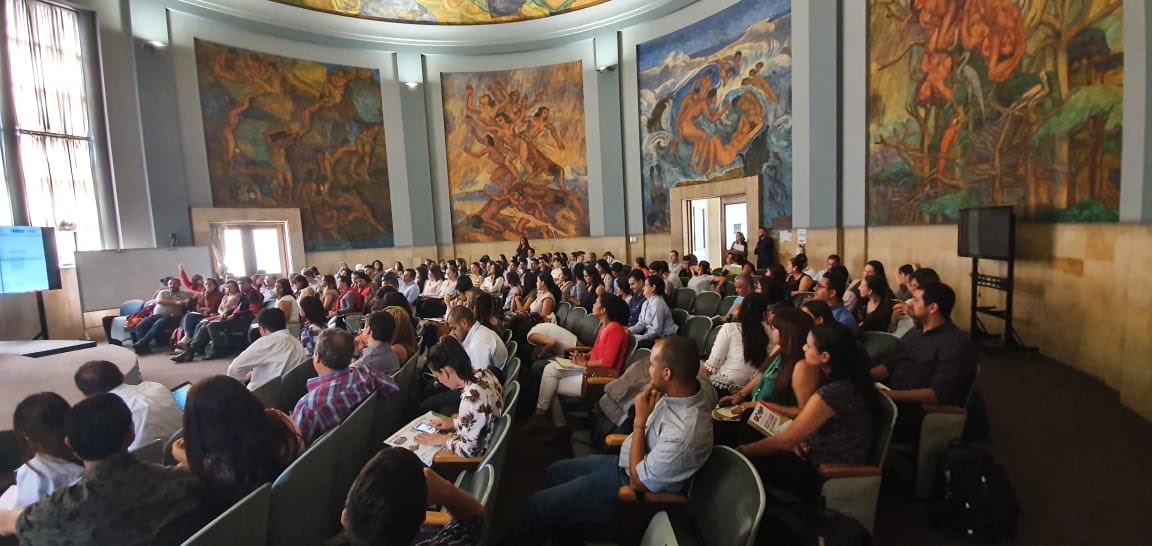 En el Taller Regional de lanzamiento del #GQSP en Medellín, la Dirección deRegulación socializando los temas de BPL OCDE, Registro de sustancias químicas de uso industrial y política de laboratorios.