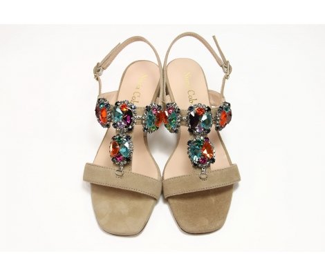 NuriaCobo1's tweet photo. #SandaliasJoya edición limitada #maravilla 
Tienda online: https://t.co/eVdtZE7dwJ 
#NuriaCobo #NuriaCoboZapatos #sandalias  #sandaliasdepiel #sandaliasdepiedras #nicesandals #leathersandals #madeinSpain #lovesandals #loveshoes https://t.co/9M4u8dY18K