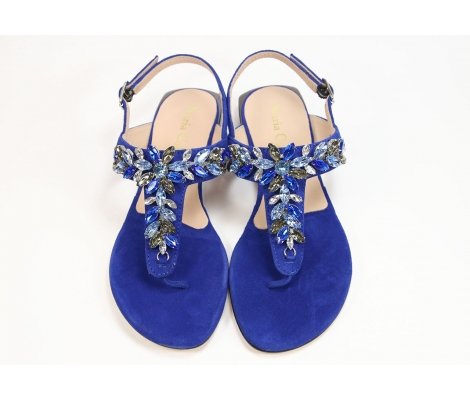NuriaCobo1's tweet photo. #SandaliasJoya edición limitada #maravilla 
Tienda online: https://t.co/eVdtZE7dwJ 
#NuriaCobo #NuriaCoboZapatos #sandalias  #sandaliasdepiel #sandaliasdepiedras #nicesandals #leathersandals #madeinSpain #lovesandals #loveshoes https://t.co/9M4u8dY18K