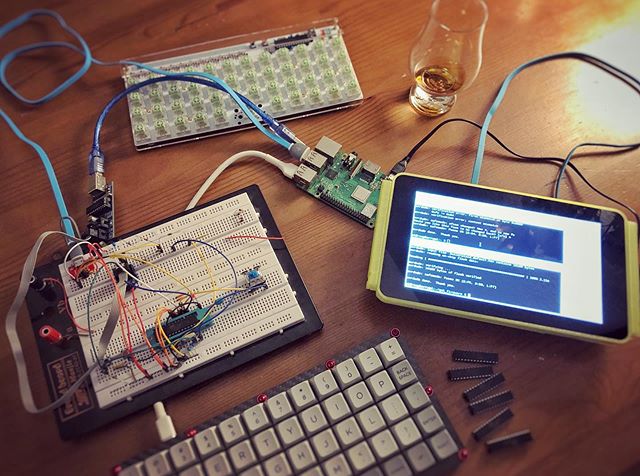 keycapsss's tweet photo. Burning bootloader on #atmega328p chip and flashing #qmk firmware.
10 chips in 3minutes.
Plaid Keyboard
#plaidkeyboard #plaid #mechanicalkeyboard #mechanicalkeyboards #keycapsss #geekhack #geeklive #atmega328p #kailh…
📸 https://t.co/n1GDj4WBkG via https://t.co/3BHef2SdLS https://t.co/SPKjzMzLgl