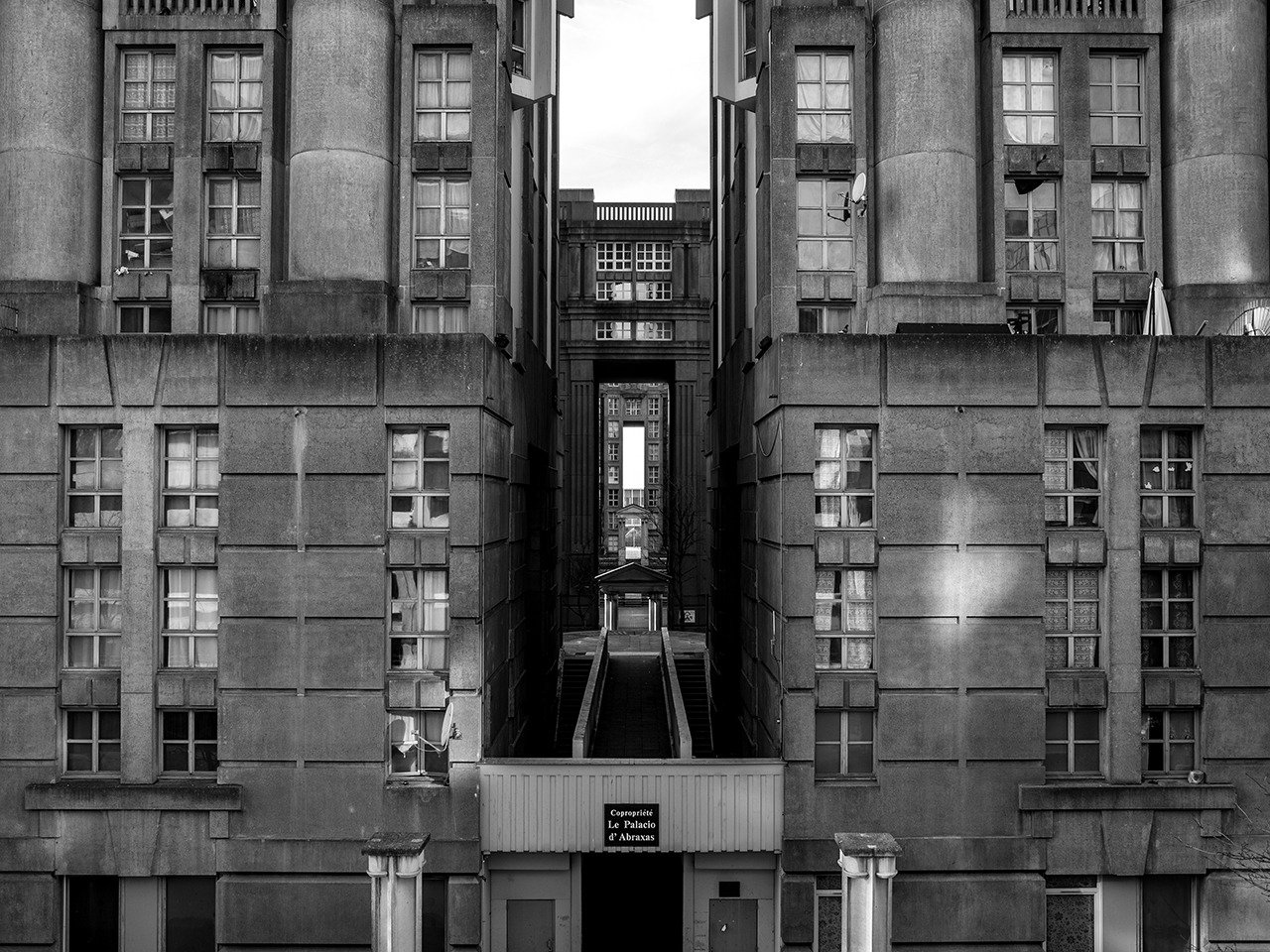 Concrete Architecture Noisy Le Grand Commune In The Eastern Suburbs Of Paris France Some Of The Postmodern Architecture In The Commune Has Been Used As A Shooting Location In Movies Including Brazil And The Hunger Games Damien