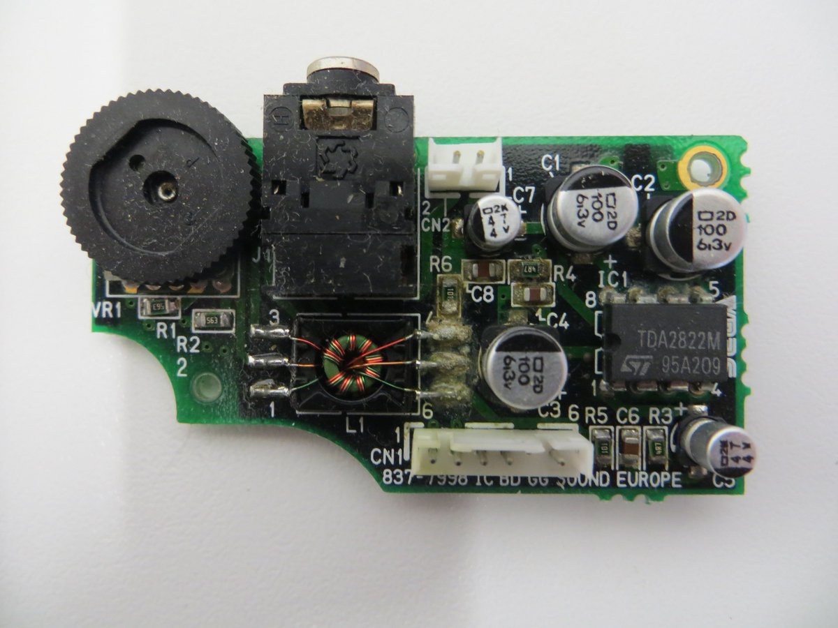 ConsoleMods's tweet photo. #SEGA #GameGear audio board #CapacitorReplacement. Remove capacitors. Brush with IPA. Attack with fibreglass pen. Brush with IPA. Cover with RA flux and hit with iron and solder. Remove solder. Fibreglass pen. Clean. Tin. Add components. Take a shower. #SegaGameGear #ConsoleMods https://t.co/3AeZaY2sGq