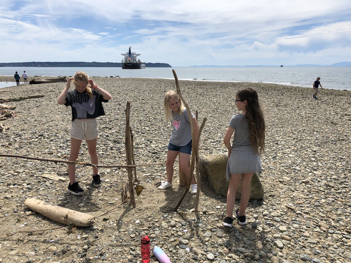 morikkey1's tweet photo. Grade 3s @cypressparkwv and @westbayschool designing the “perfect” Grade4 classroom. “It has a water slide” “ crabs are kids” #usingnature #newfriends #designthinking #creativity https://t.co/s7roAx7LPt