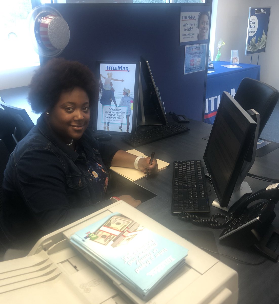 celliott411's tweet photo. Hey Assistant Manager Shabrekia Smith. Thank you for your awesome customer service to all our elite customers in Thomson Georgia.  Stop by Titlemax and say hello and let Bre WOW you today. #worldclassservice @BruceCantrell6 https://t.co/KJ4GCcL7JY