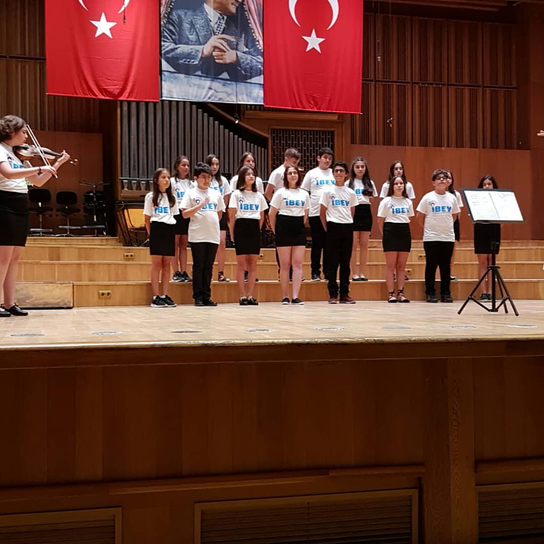 İbev Kültür ve Sanat Evi Müzik Korosu öğrencileri Ankara'da bu yıl 24. su yapılan Türkiye Korolar Şenliğine katıldı.
Detaylı Bilgi;
📞444 91 57
📩info@ibev.org.tr
#ibev #ibevkültürevi #bartın