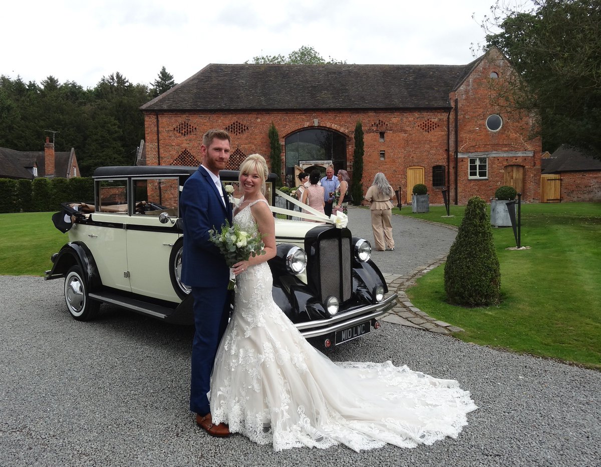loveweddingcars's tweet photo. Our photos from the #wedding of Kirsty & Ryan at #StCuthbertsChurch #Shustoke & @ShustokeBarn #Shustokewedding #ShustokeBarnwedding #ShustokeFarmBarnwedding #weddingcar #weddingcars #vintageweddingcar #vintageweddingcars https://t.co/zUFDv6n85M https://t.co/cBBbortLzs
