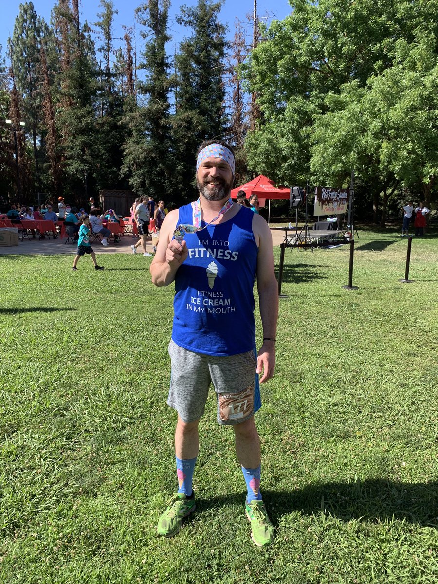 itstito77's tweet photo. Ran with this awesome family last Sunday at the Hot Fudge Sundae 5k. #fitfam #fitnessmotivation #FitnessGoals #themedrun #willrunforicecream #goneforarun #SundayFunday https://t.co/c8EixrLgFW