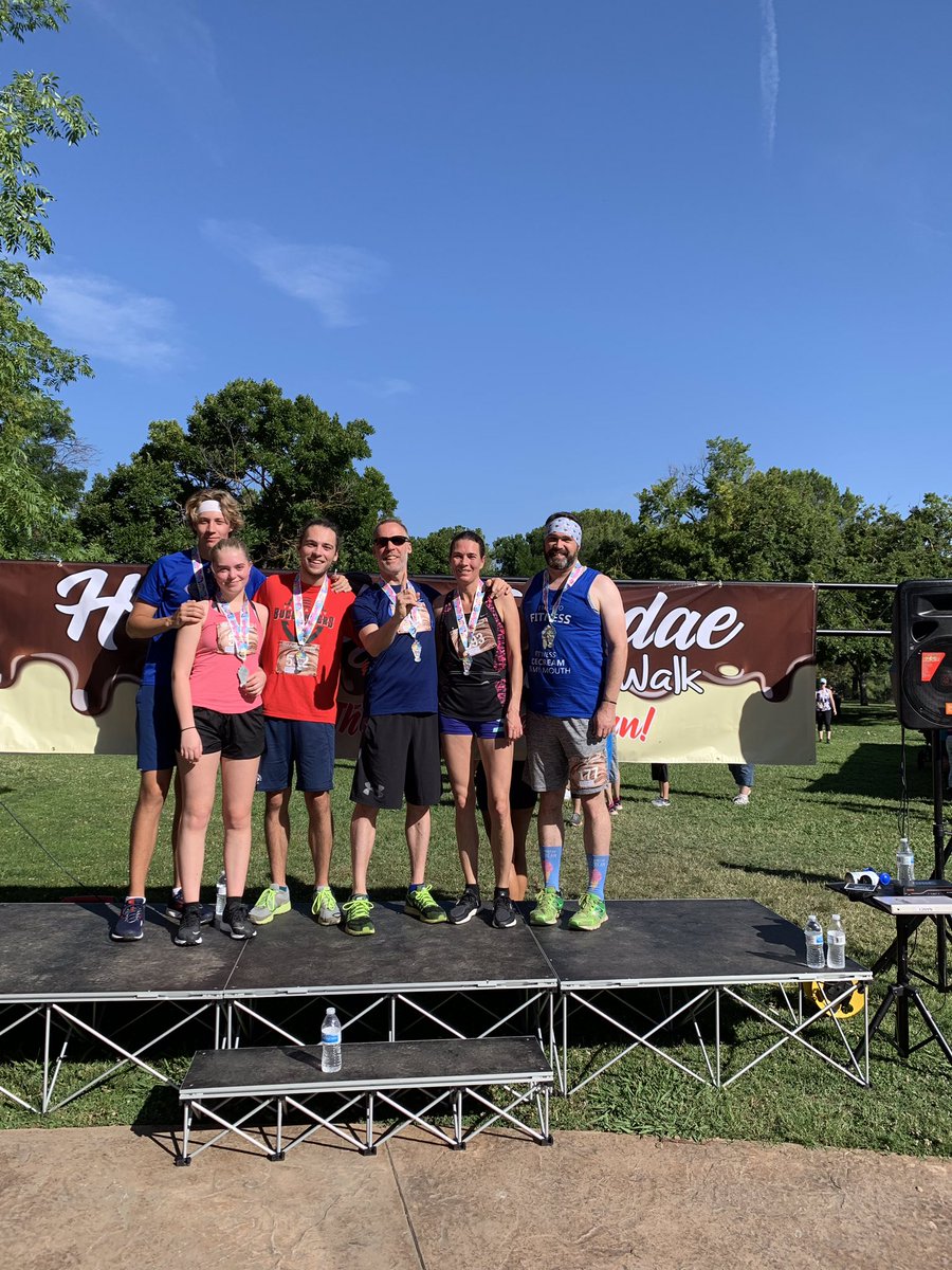 itstito77's tweet photo. Ran with this awesome family last Sunday at the Hot Fudge Sundae 5k. #fitfam #fitnessmotivation #FitnessGoals #themedrun #willrunforicecream #goneforarun #SundayFunday https://t.co/c8EixrLgFW