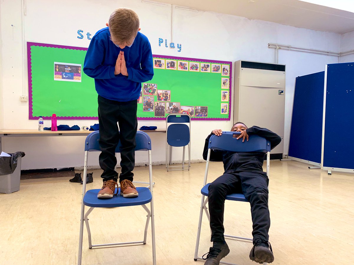 Claudia_Evolve's tweet photo. Musical chairs anyone? The dancers @FerryLaneN17 are exploring movement with chairs in dance club. Great way to challenge their creativity✨ #openupthemind #dance https://t.co/78ufs6cRhi
