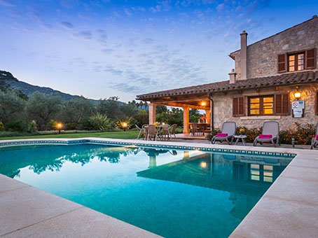 villaselect's tweet photo. Take a look at these brand new 'Twilight' style images for #Villa C'an Vinya and Villa C'an Pericas. 

Both are #beauitful properties located in #Pollensa, #Mallorca.

Vinya >https://t.co/5FihRnrPrV

Pericas >https://t.co/zvR2cEhan5 https://t.co/iS7KePF4pC