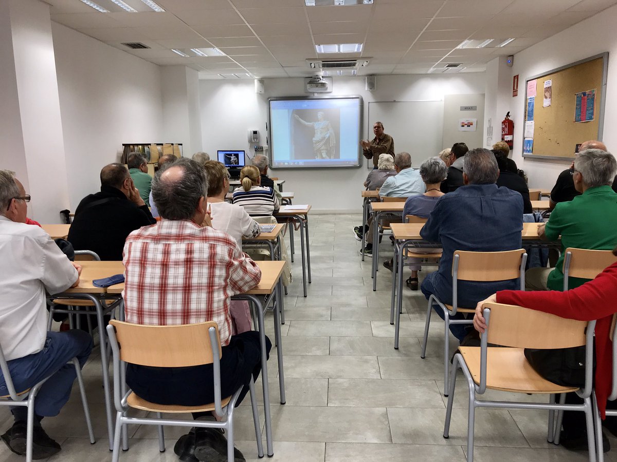 cfabonpastor's tweet photo. Avui hem convidat al professor Manuel Rioja per complementar la lectura que hem fet aquest any: Les Metamorfosis, d’Ovidi. #formacioadults #cultura #monclassic https://t.co/DTHaJtczvs