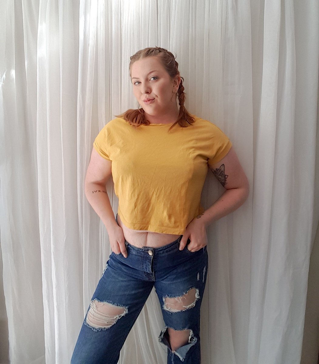 Tryna be more #confident in my #postpartumbody I may not love my squishy belly, but that wont stop me from wearing what I want! #postpartumbodylove #bodypositive #bodypositivity #lovetheskinyourein