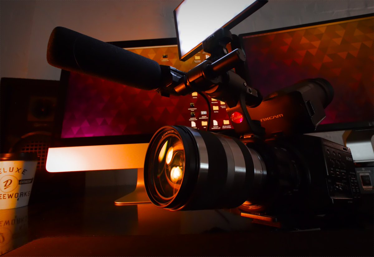 Euvrard_Loubser's tweet image. 🎥Shot an event this weekend with this baby 🎞high speed Super 35mm sensor 🖼With super slow motion at 10x at full HD or 40x at lower resolutions 🎞 with loads of buttons🔘😜#GearPorn #SonyFS700 #NEXfs700 #fs700 #Filmmaking