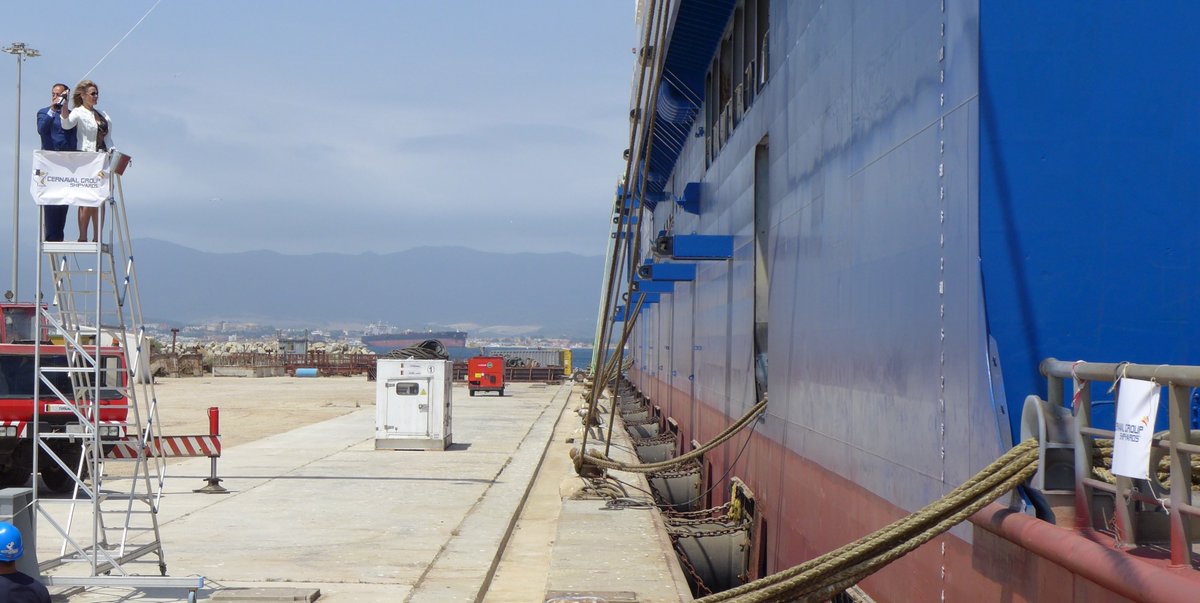 AldayAlfonso's tweet photo. Puesta de largo del nuevo Dique Flotante del Grupo de Astilleros #Cernaval, que triplica la superficie en concesión dentro del @PuertoAlgeciras con hasta 1.000 metros lineales de muelles para reparaciones. @GarcaRoco @AndaluciaJunta @AnaMestrePP @DGobAndalucia #TransporteXxi https://t.co/U6FnUvSzsd