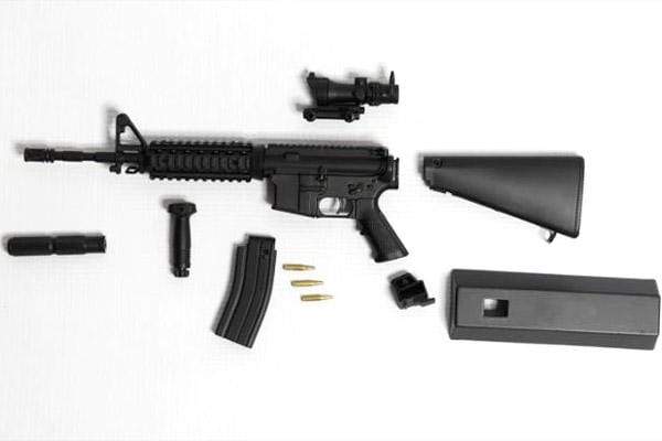 Goatguns_'s tweet photo. Mini M16 replica nicknamed 'Fugazi'. All parts on this badass replica are made of die-cast metal!

-Adjustable Vertical Fore-grip
-4x mini scope
-Charging handle pulls back
-Metal mag with release feature
-Ejection port that opens / closes
-3 dummy rounds
https://t.co/YpevzNAUqa https://t.co/H0kKAtuZ6n