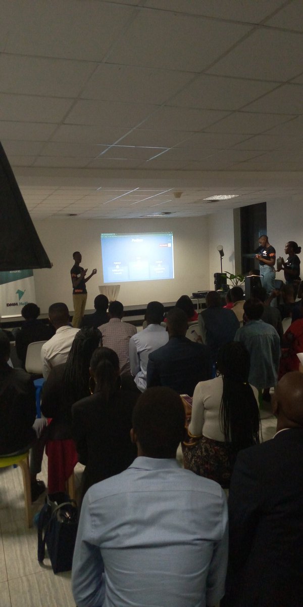 callmekenny___'s tweet photo. #hol5 happening now. Hack out loud 5th Edition at DMM.HeHe https://t.co/BbxBwYNNaH
