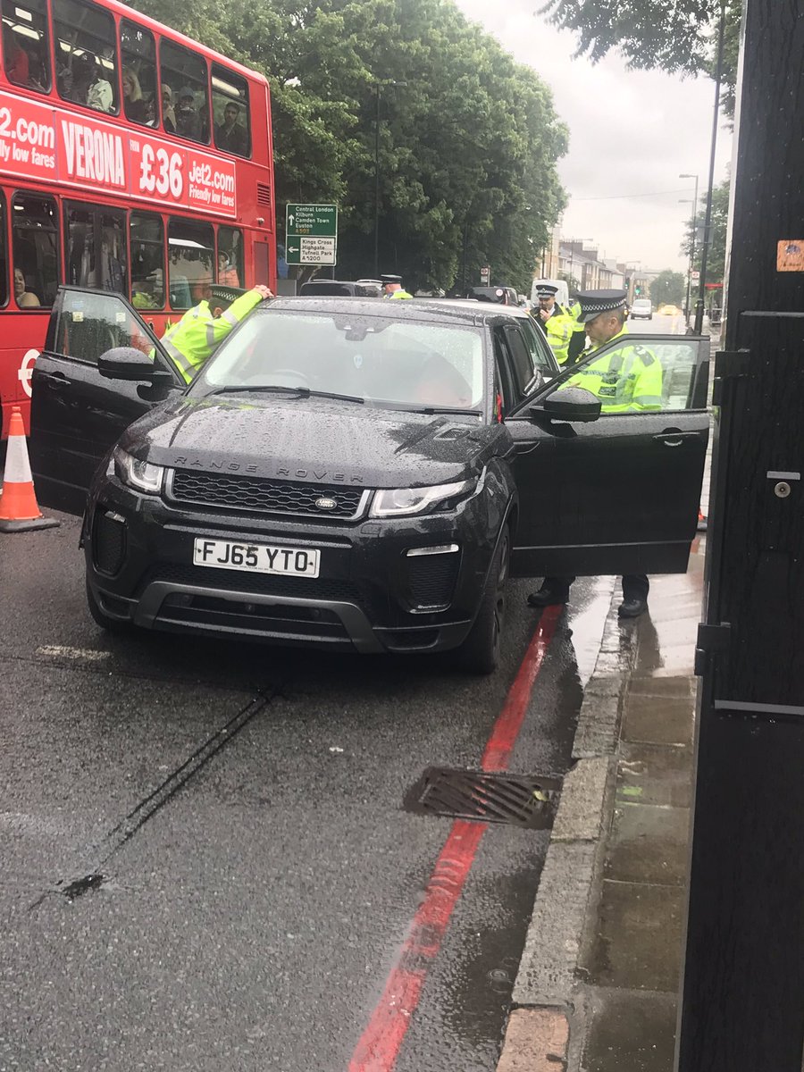 Another uninsured car seized by Camden and Islington safer transport team on today’s Operation Cubo. #visionzero #uninsureddriving